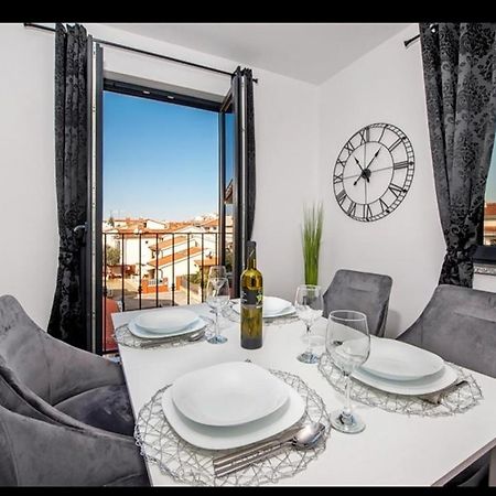 Deluxe Apartments A&A - 2 روفينج المظهر الخارجي الصورة