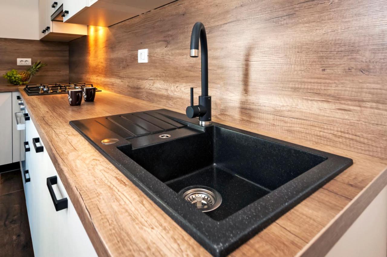 Deluxe Apartments A&A - 2 روفينج المظهر الخارجي الصورة