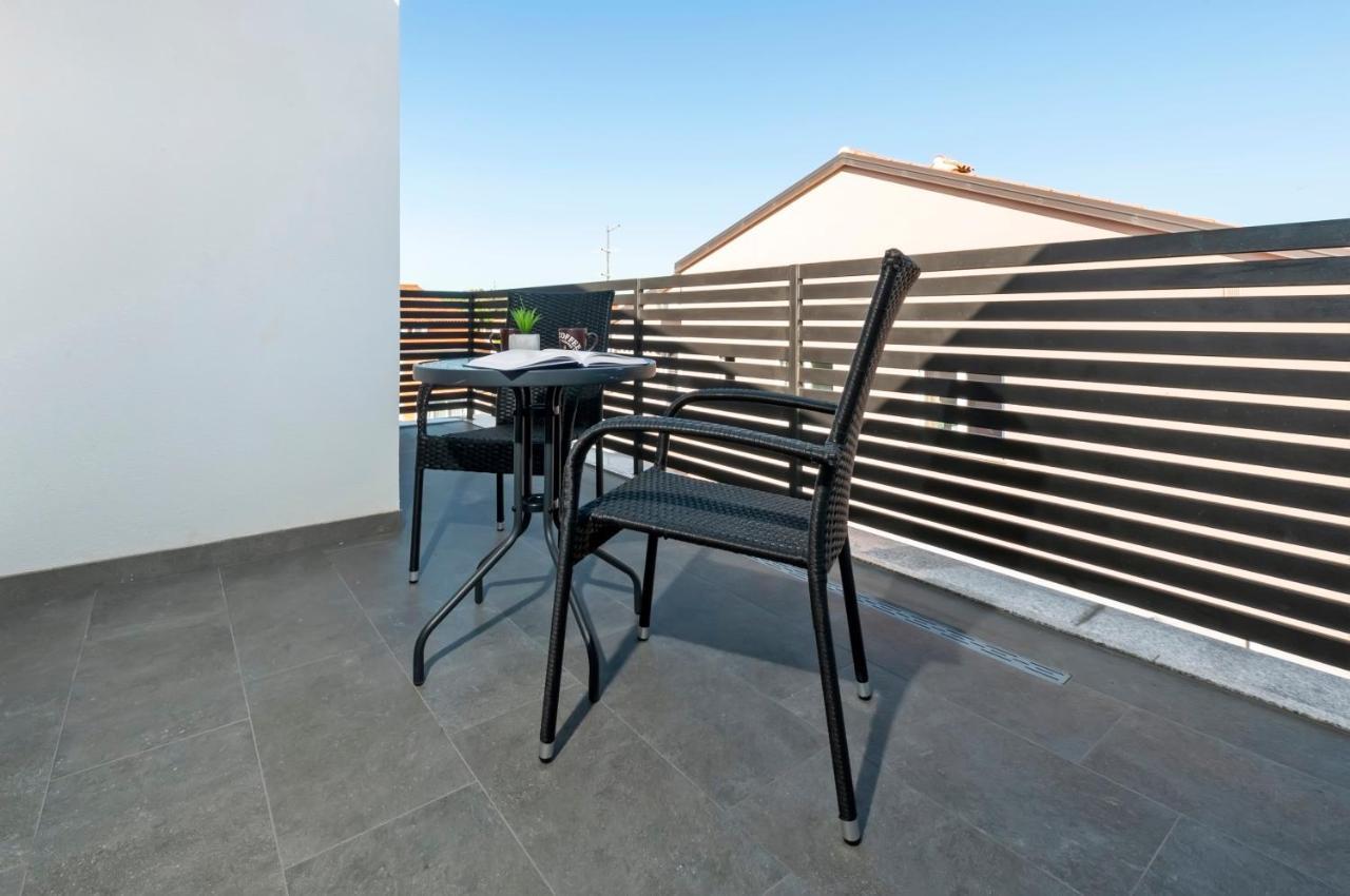 Deluxe Apartments A&A - 2 روفينج المظهر الخارجي الصورة