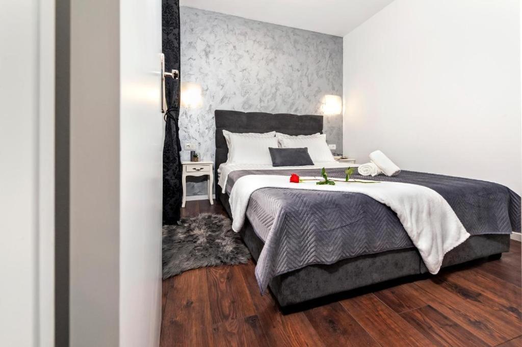 Deluxe Apartments A&A - 2 روفينج المظهر الخارجي الصورة