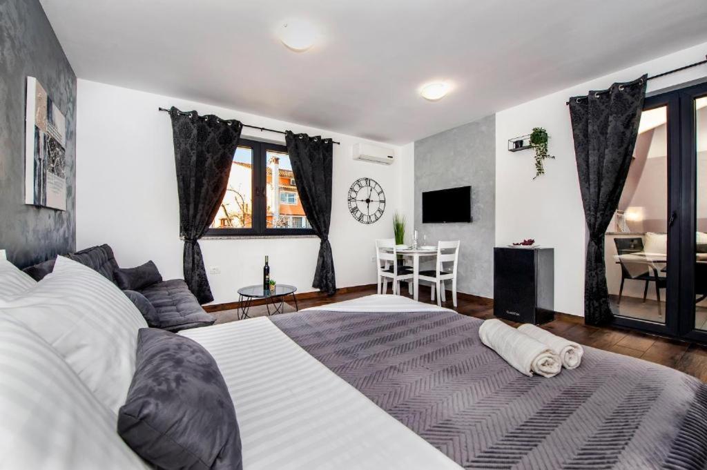Deluxe Apartments A&A - 2 روفينج المظهر الخارجي الصورة