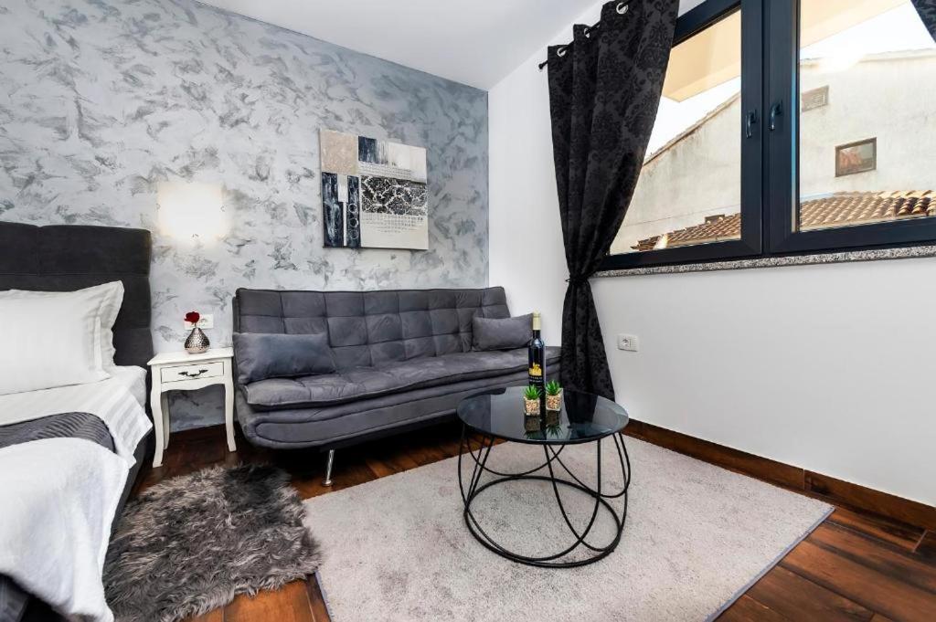 Deluxe Apartments A&A - 2 روفينج المظهر الخارجي الصورة