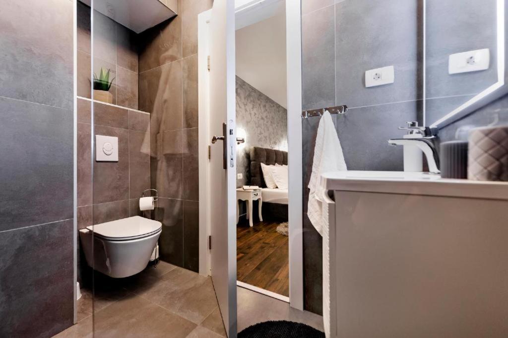 Deluxe Apartments A&A - 2 روفينج المظهر الخارجي الصورة