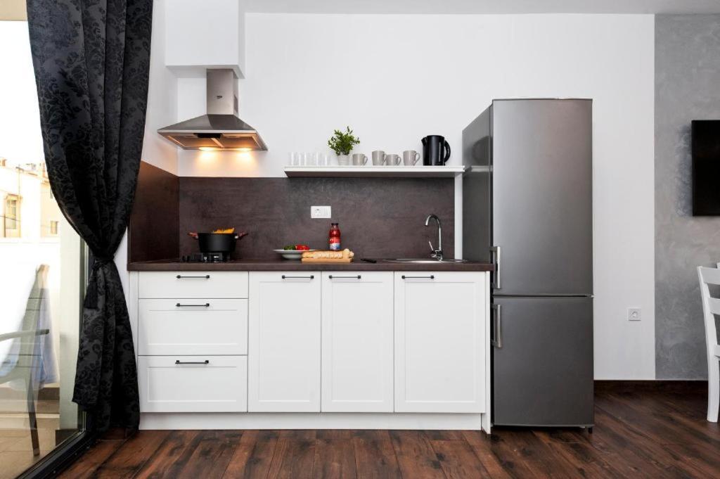 Deluxe Apartments A&A - 2 روفينج المظهر الخارجي الصورة