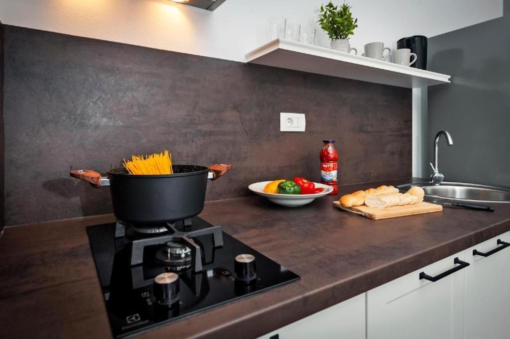 Deluxe Apartments A&A - 2 روفينج المظهر الخارجي الصورة