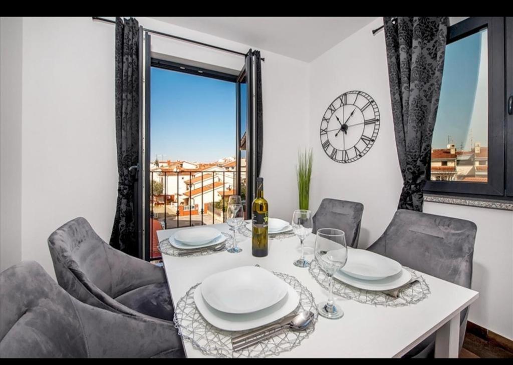 Deluxe Apartments A&A - 2 روفينج المظهر الخارجي الصورة