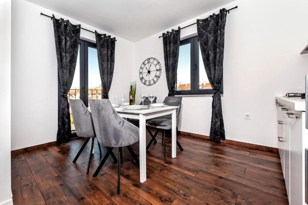 Deluxe Apartments A&A - 2 روفينج المظهر الخارجي الصورة